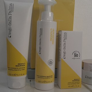 DIEGO DALLA PALMA KIT REVIVIL RESURFACE REGENERADOR & DESPIGMENTANTE - Imagen 1